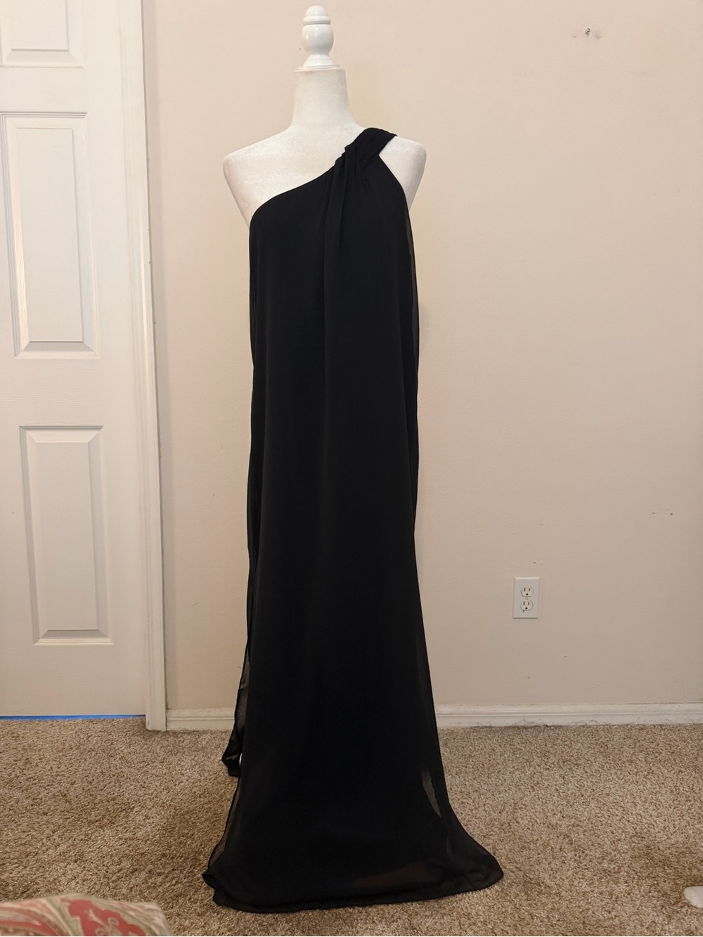 Pomander Place Black Soleil Gown Size M Wedding Formal One Shoulder Tuckernuck